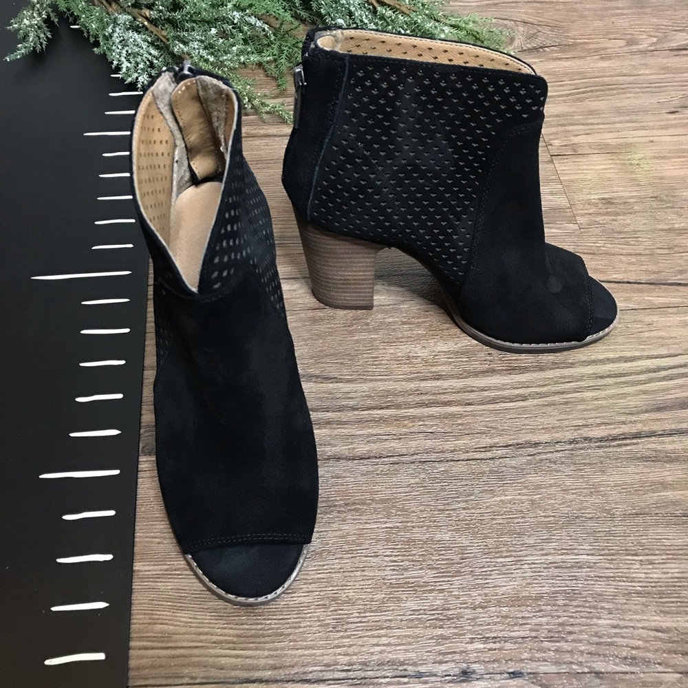 Lucky Brand Peep Toe Block Heel Lamia Booties - Picture 1 of 6